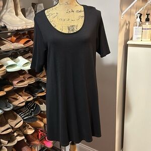Don’t know the brand but made very well black top